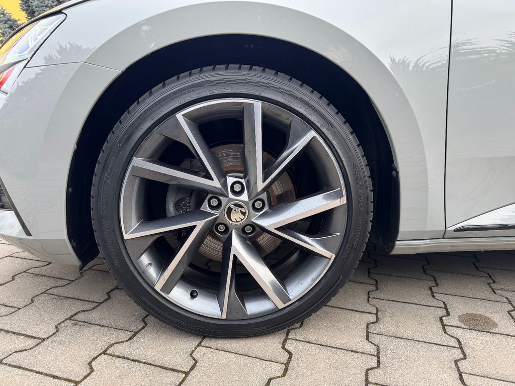 SKODA Superb Combi 2.0 TDI Sportline DSG SKODA Superb Combi 2.0 TDI Sportline DSG