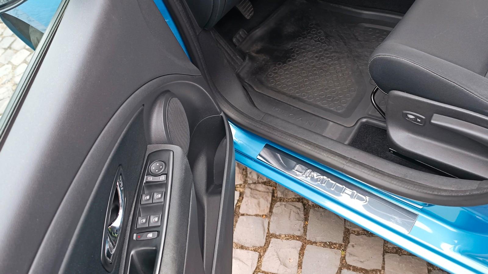Renault Megane 2015 — фото 13
