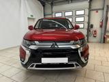 Mitsubishi Outlander Top 2.0 Automatik 4WD 7-Sitze Navi Kam - Mitsubishi Outlander Top mit Benzin-Antrieb