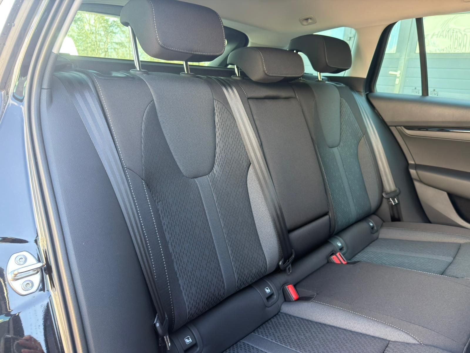 Fahrzeugabbildung SKODA Octavia Combi 2.0 TDI CLEVER *NAVI*ACC*KESSY*BT*