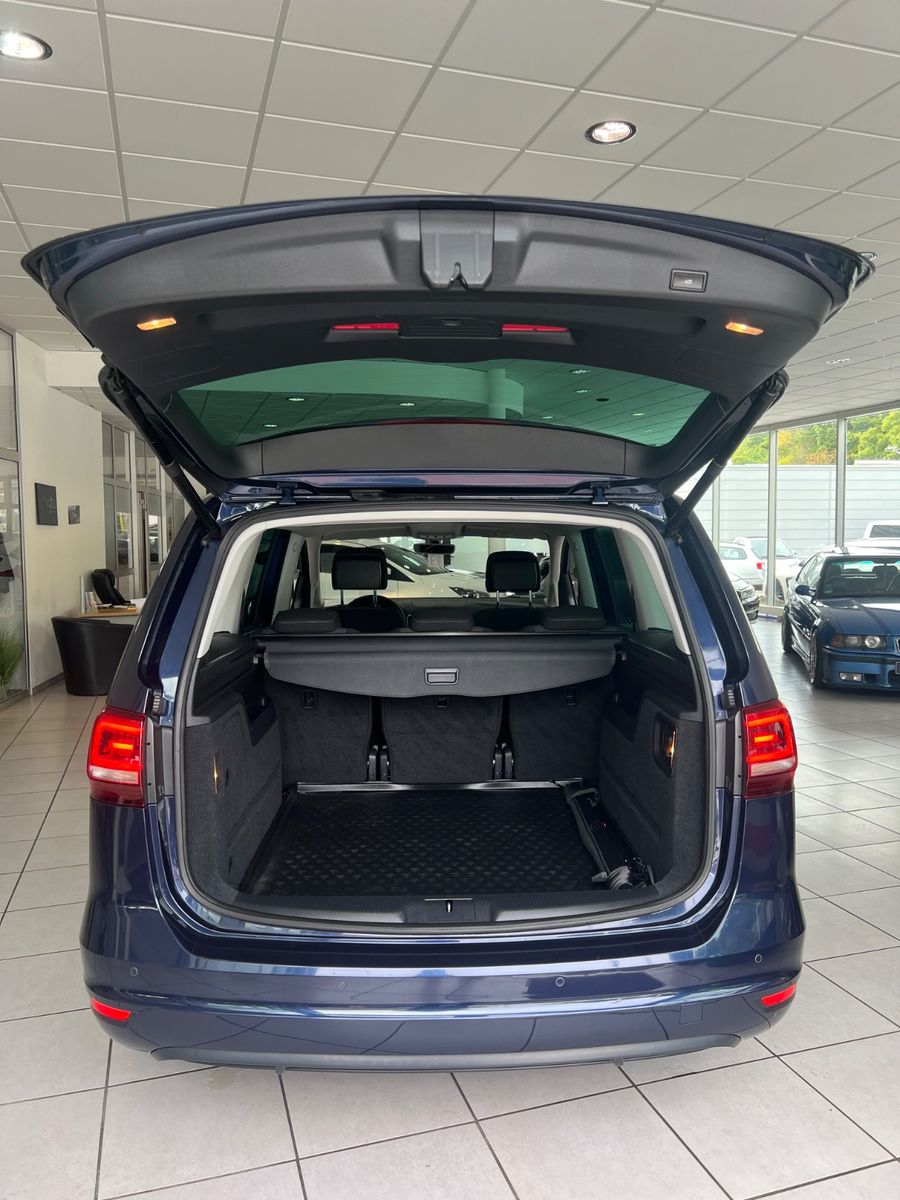 Fahrzeugabbildung Volkswagen Sharan 2.0 TDI Comfortline * PANO* R.KAMERA *AHK