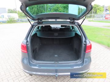 Volkswagen Passat - 12