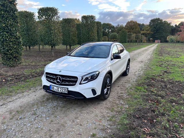 MERCEDES-BENZ Mercedes-Benz GLA 250 4MATIC Urban  Volla...