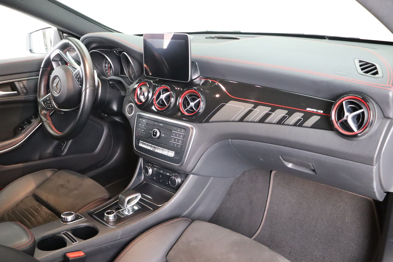 Fahrzeugabbildung Mercedes-Benz CLA 45 AMG 4Matic Coupe * Led * Navi * Alcantara