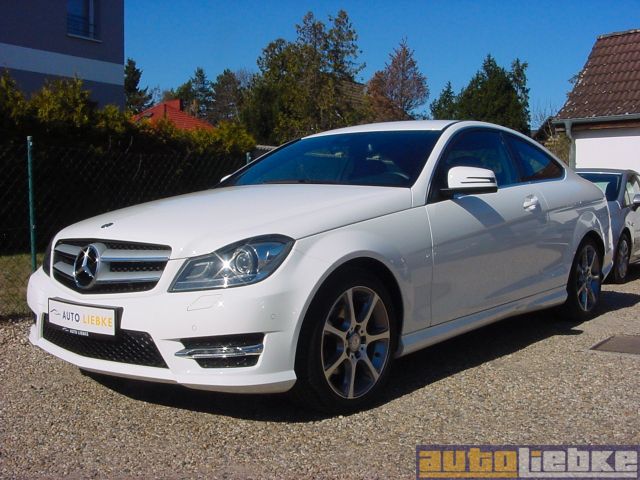 Mercedes-Benz C 180 COUPE AUT,AMG,NAVI,XEN,STDHZG,PTS,SHZ,DWA