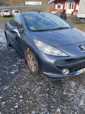 Peugeot 207 CC Cabrio-Coupe Filou