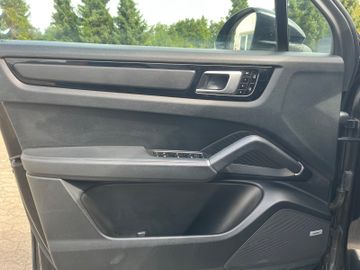Porsche Cayenne - 11