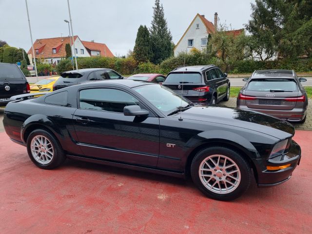 Ford Mustang  4.6l  GT