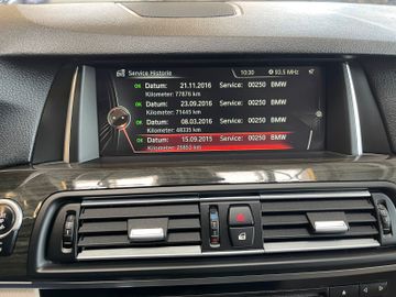 BMW 530 d xDrive *M-PAKET*HUD*AHK*BI-XENON*PANO*STHZ