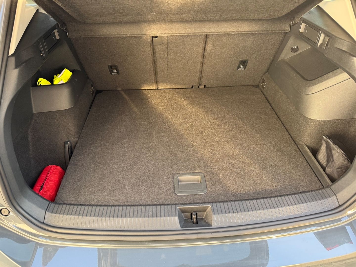 Fahrzeugabbildung Volkswagen Tiguan 1.5 eTSI 110 kW Life Navi Digitales Cockp