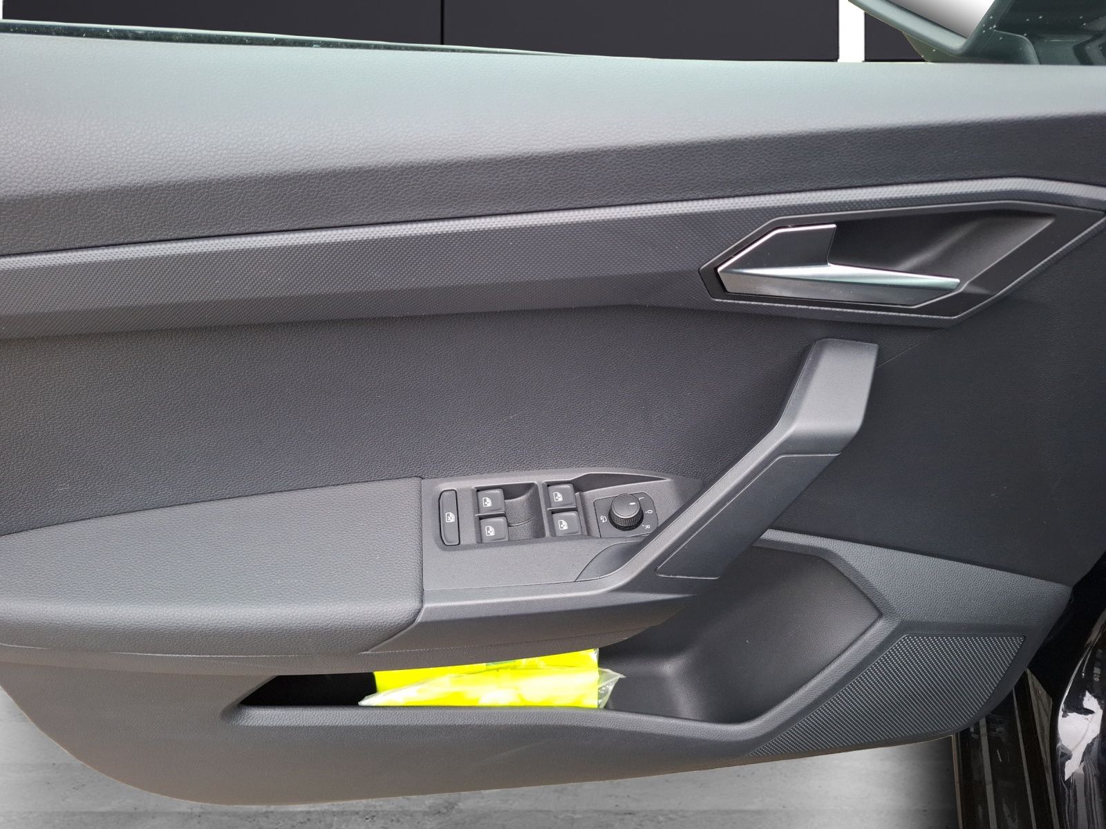 Fahrzeugabbildung SEAT Ibiza TSI Style LED Navi ACC SH LM