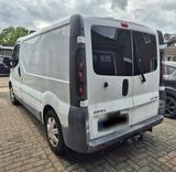 Opel Vivaro Camper Van | Isoliert + Bett |... - Opel Vivaro mit Benzin-Antrieb