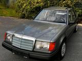 Mercedes-Benz 230E W124 mit H Kennzeichen - Mercedes-Benz 230: W124 230e
