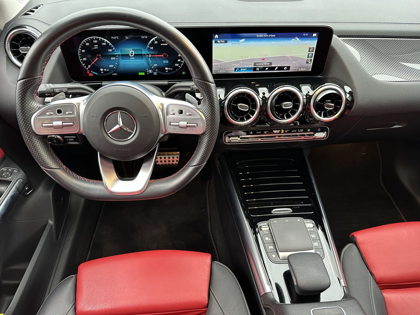 Fahrzeugabbildung Mercedes-Benz GLA 250e AMG-Line NAV+LED+PANORAMA+WIDESCREEN+SH