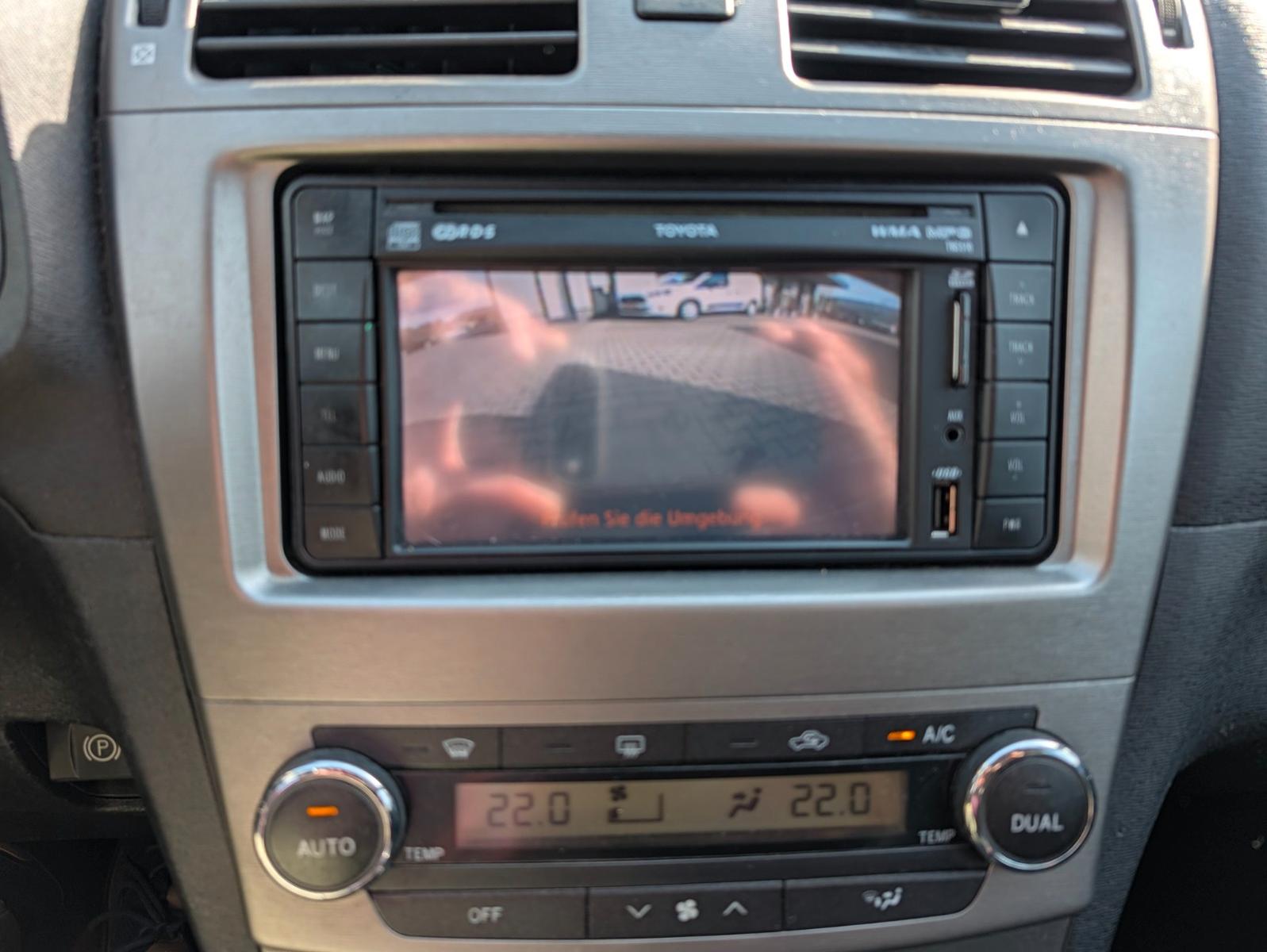 Toyota Avensis 2011 — photo 14