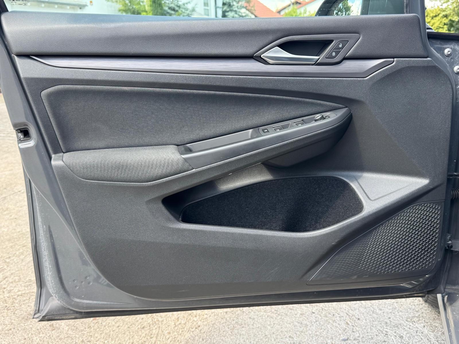 Volkswagen Golf VIII Lim. Style 1.Hd 8f. Nav DAB LED Massag, миниатюра 9