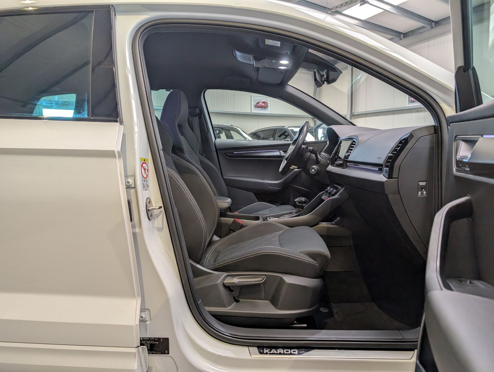 Fahrzeugabbildung SKODA Karoq 2.0 TDI DSG Sportline 4x4 ACC LED Cam AHK