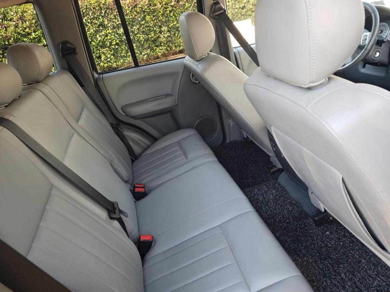 Jeep Cherokee 2005 — photo 6