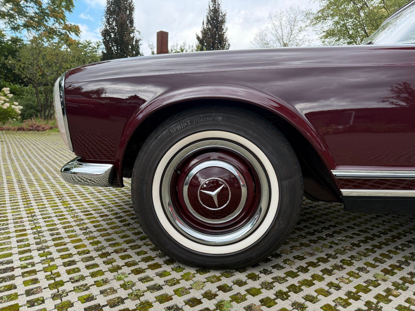 Fahrzeugabbildung Mercedes-Benz 230 SL