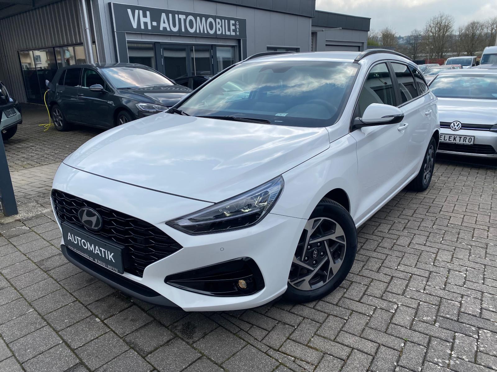 Hyundai i30cwDCT*ABSTANDSTEMPOMAT*NAVI*LED*PDC vo&hi&Shz