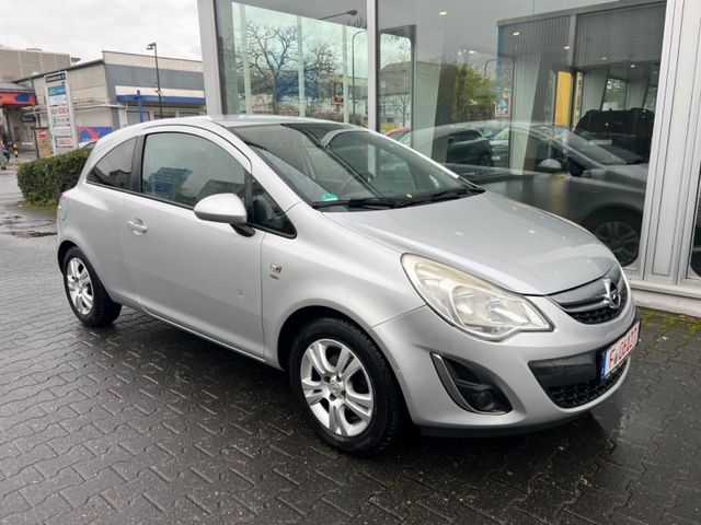 Opel Corsa D Satellite