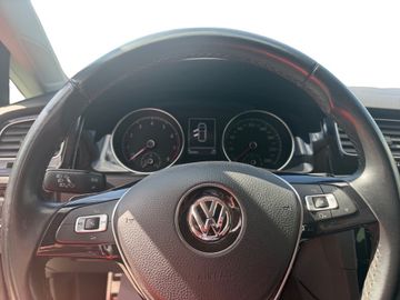 Volkswagen Golf - 10
