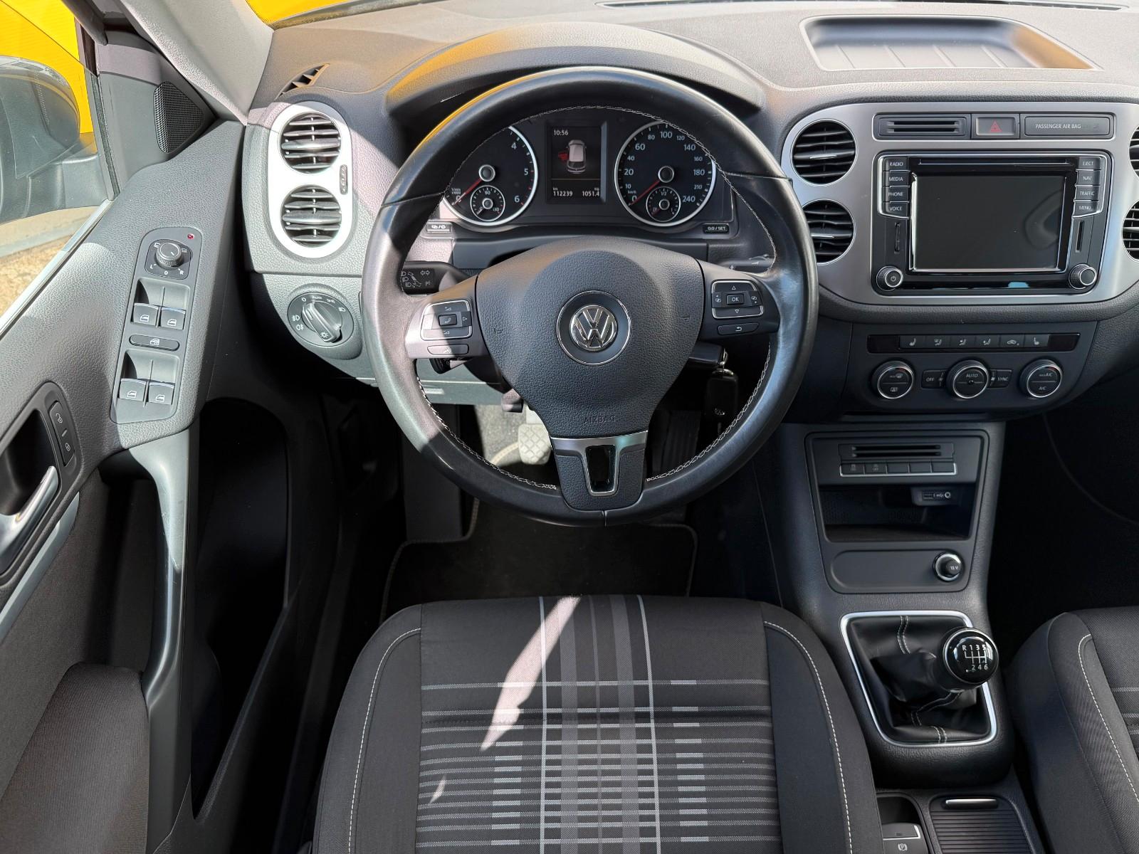Volkswagen Tiguan Lounge Sport & Style AHK Navi Kamera 1.H.