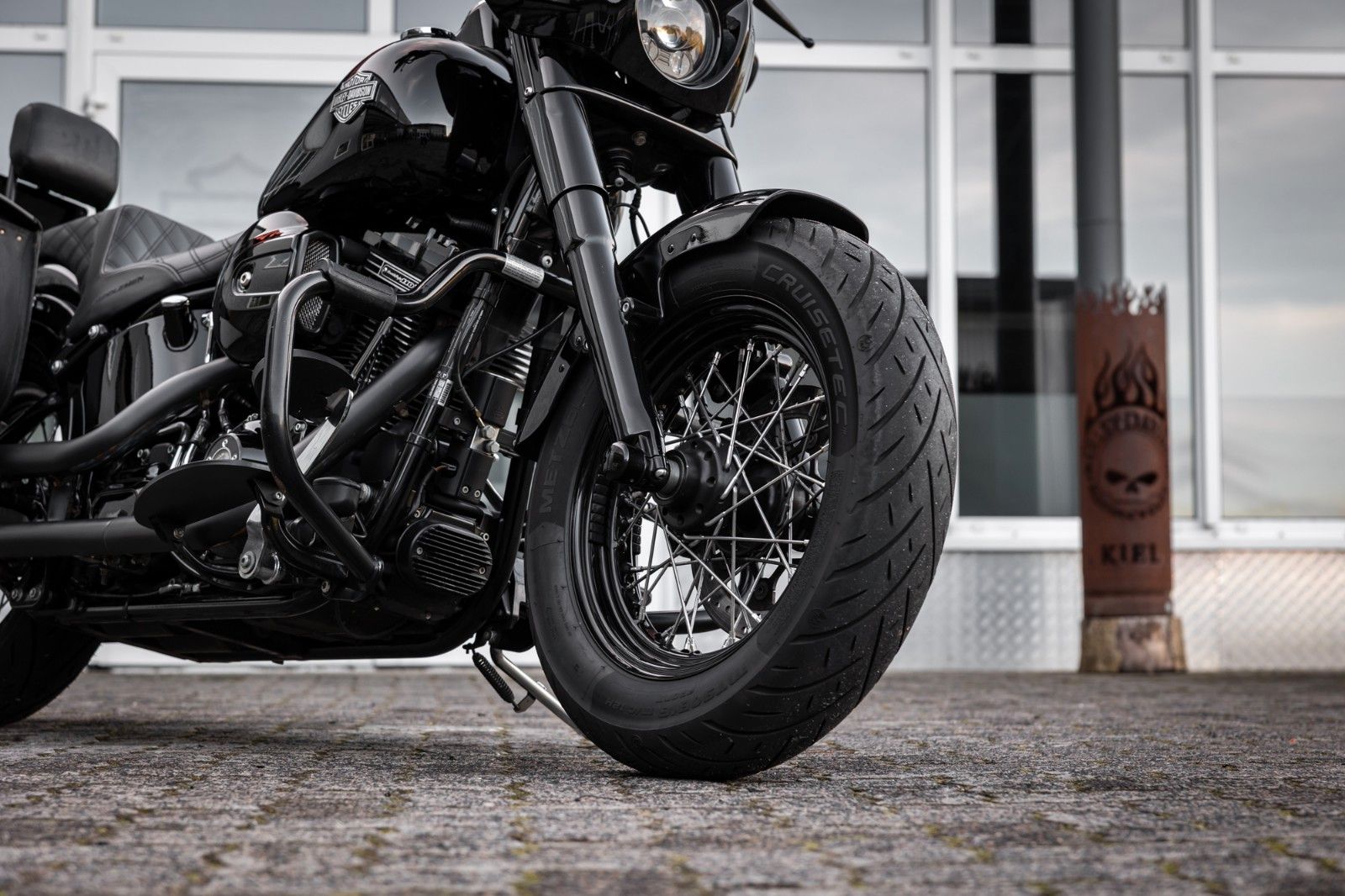 Fahrzeugabbildung Harley-Davidson FLSS SOFTAIL SLIM S 110 cui - Kesstech - Ape