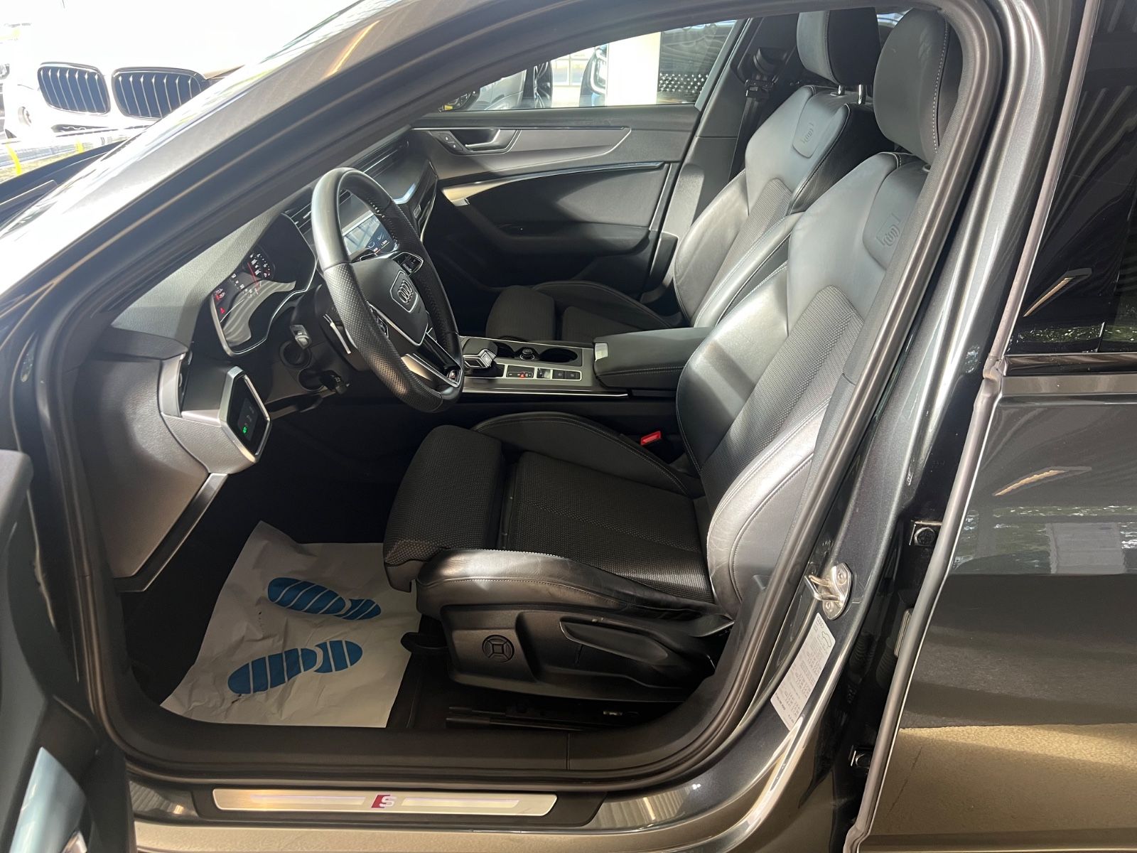 Fahrzeugabbildung Audi A6 Avant 40 TDI quattro sport S line *1.HAND*
