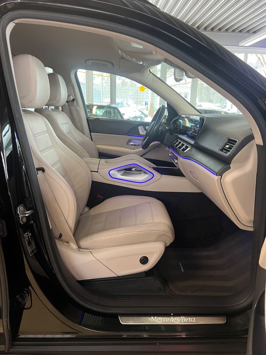 Fahrzeugabbildung Mercedes-Benz GLE 300 d 4Matic AMG LINE *22-ZOLL*ALL BLACK*