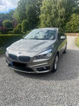 BMW 220 Active Tourer 220i Luxury Line Luxury Line - mit Benzin-Antrieb: Beige, Vollleder, Head-Up Display