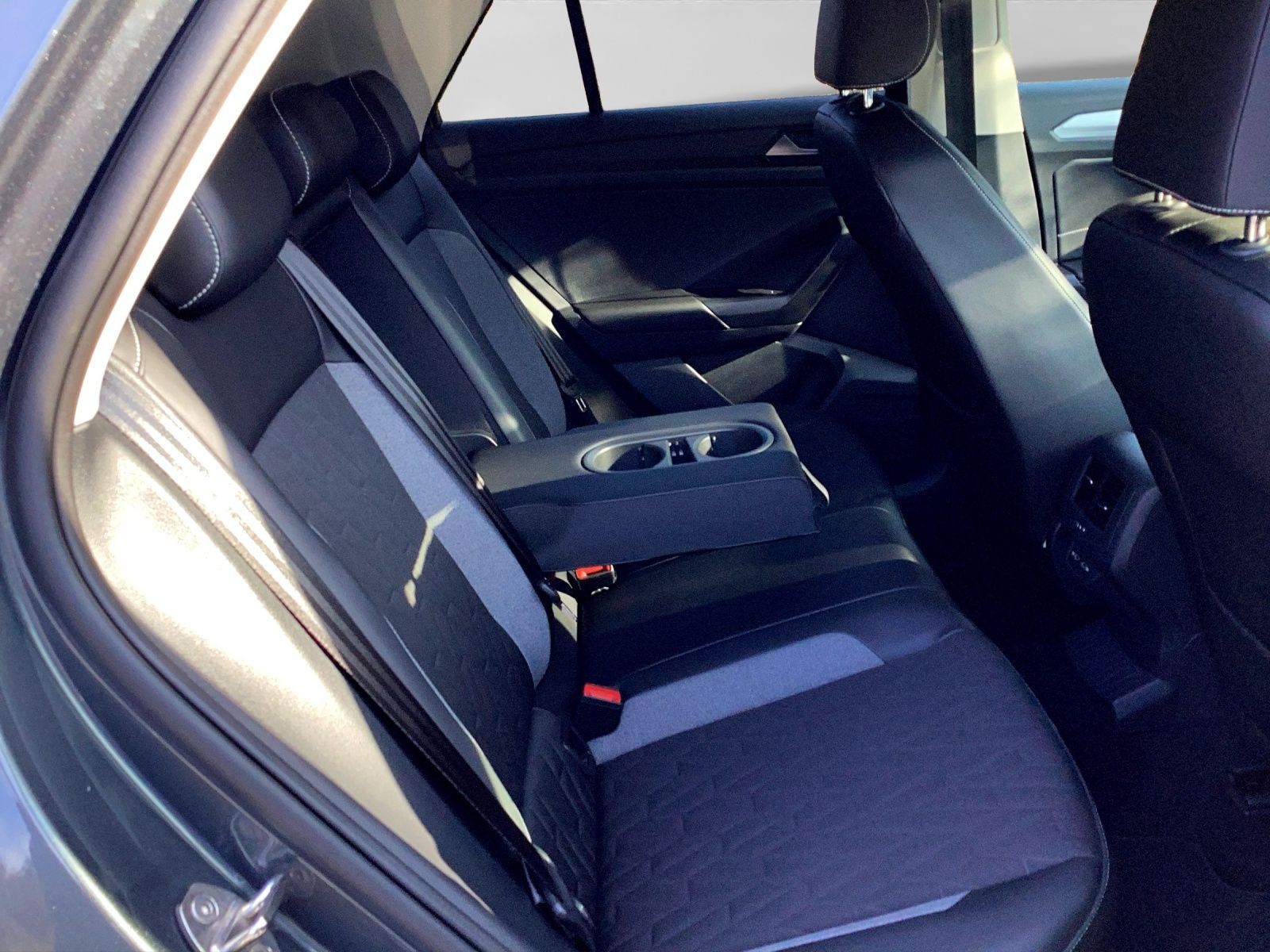 Volkswagen T-Roc - Bild 6