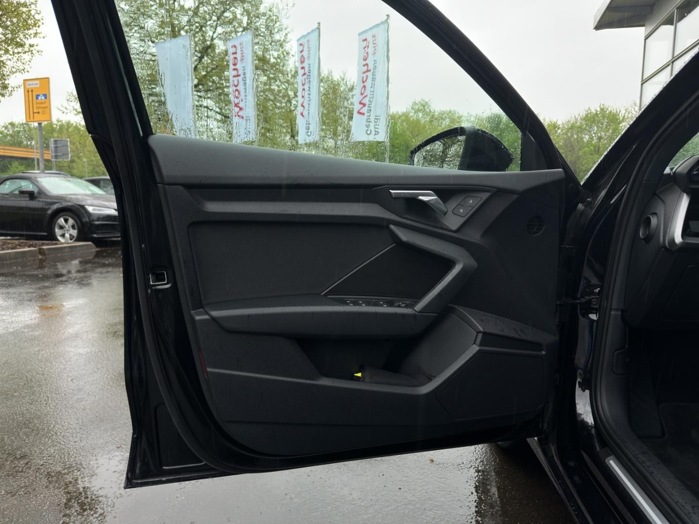 Fahrzeugabbildung Audi A3 Sportback Advanced 35 TFSI S tronic AHK Infot