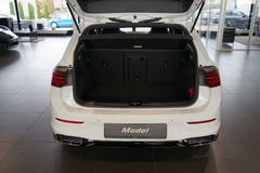 VW Golf 2.0 TDI R-Line | Pano | Matrix | Navi | ACC VW Golf 2.0 TDI R-Line | Pano | Matrix | Navi | ACC