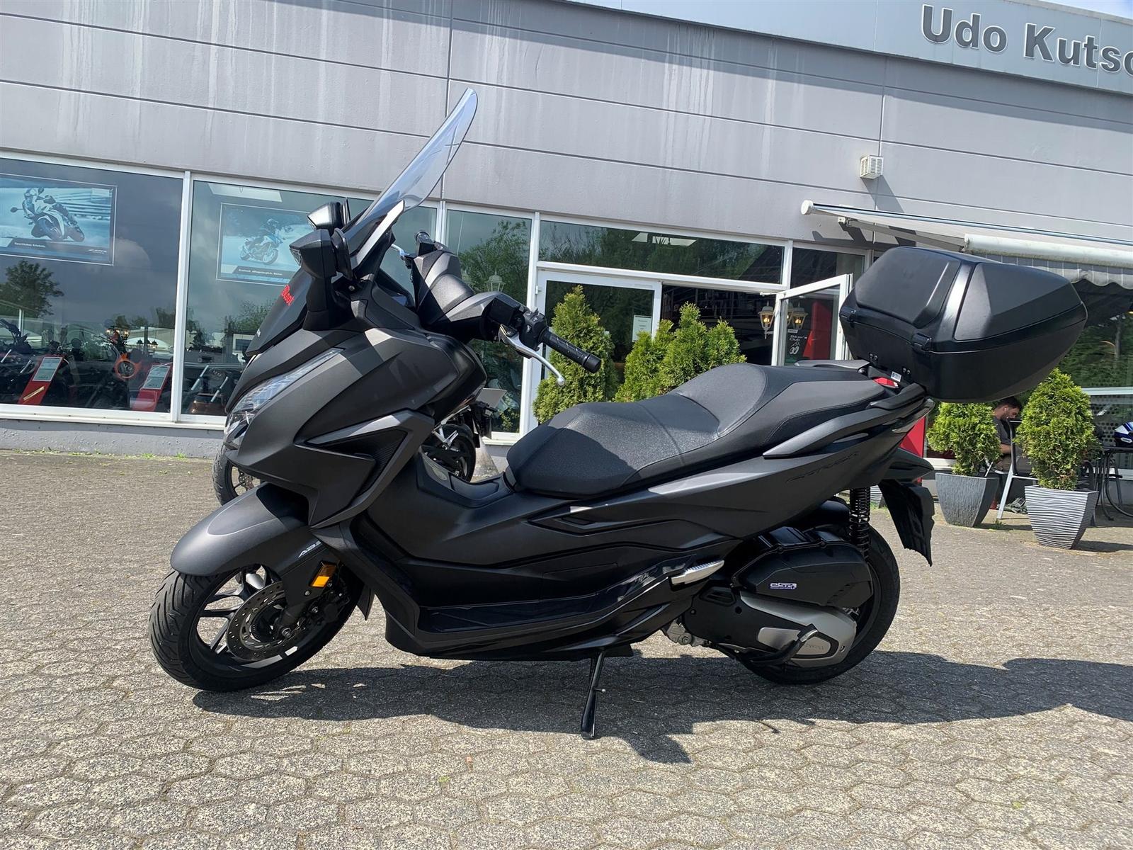 Honda Forza 125 *Tip Top*Nur 9360km*Sondermodell*