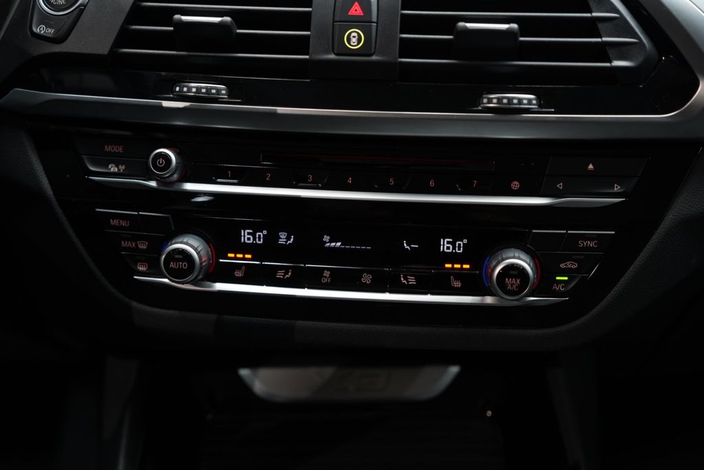 BMW X3 xDrive 20 d Advantage*AHK*KAMERA*HEADUP*LED BMW X3 xDrive 20 d Advantage*AHK*KAMERA*HEADUP*LED