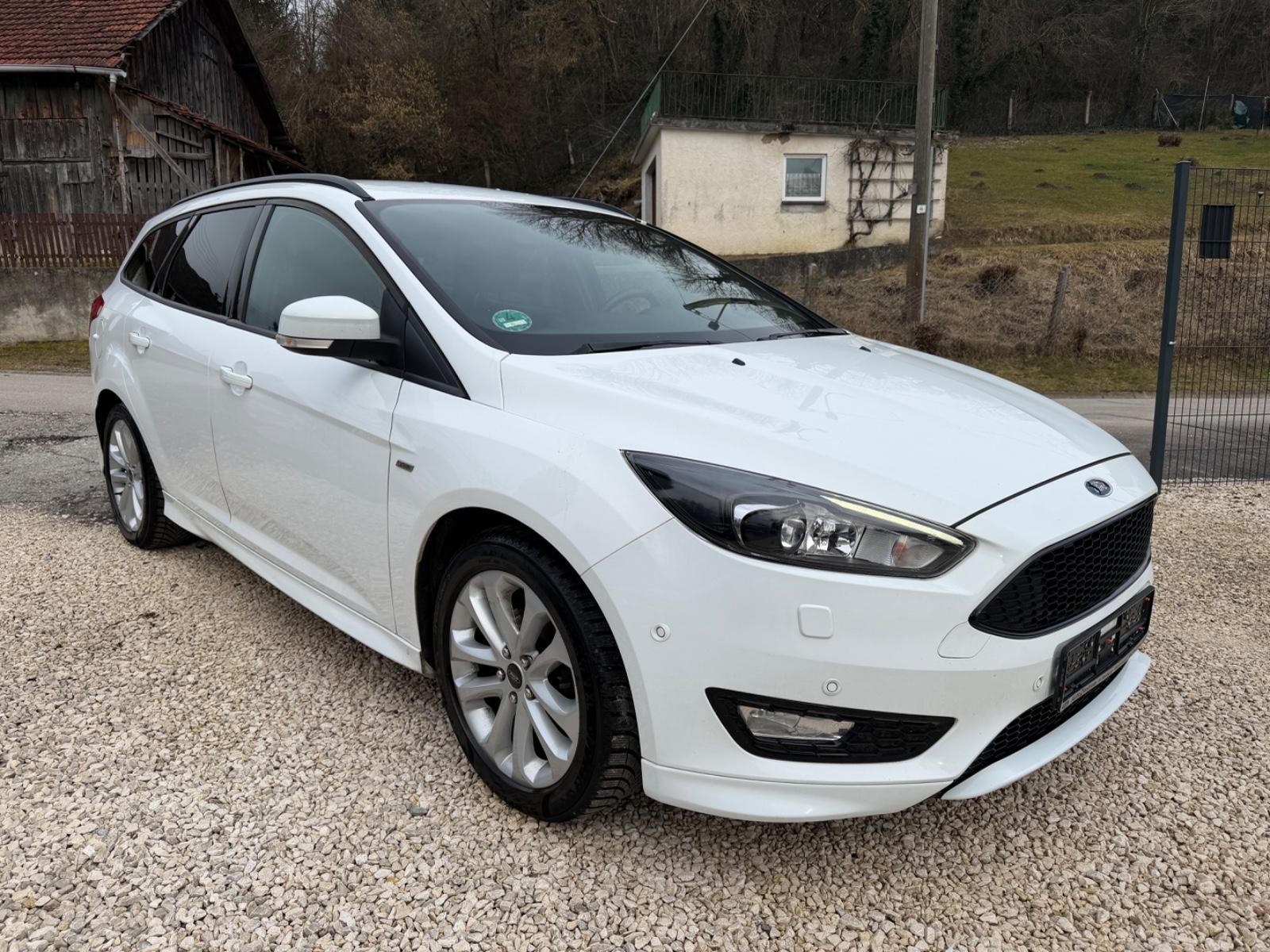 Ford Focus Turnier ST-Line Rückfahrkamera Festpreis