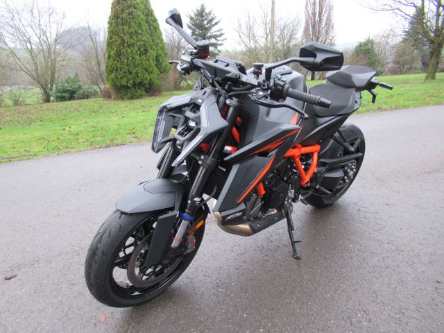 KTM 1390 Super Duke Evo 2024, black, TECH PACK