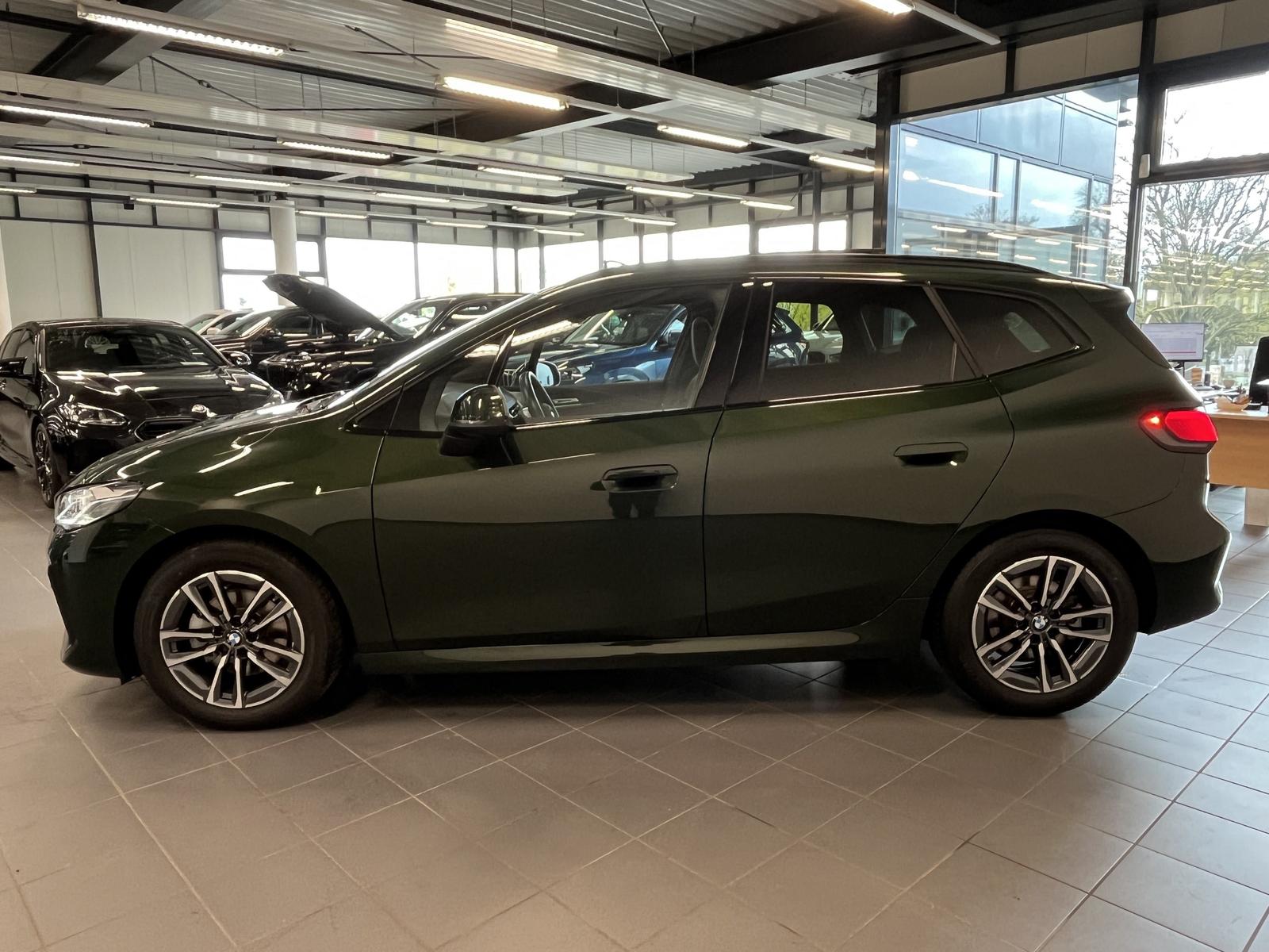 BMW 218d M Sport PANO ACC AHK RFK NAVI LED PDC V+H