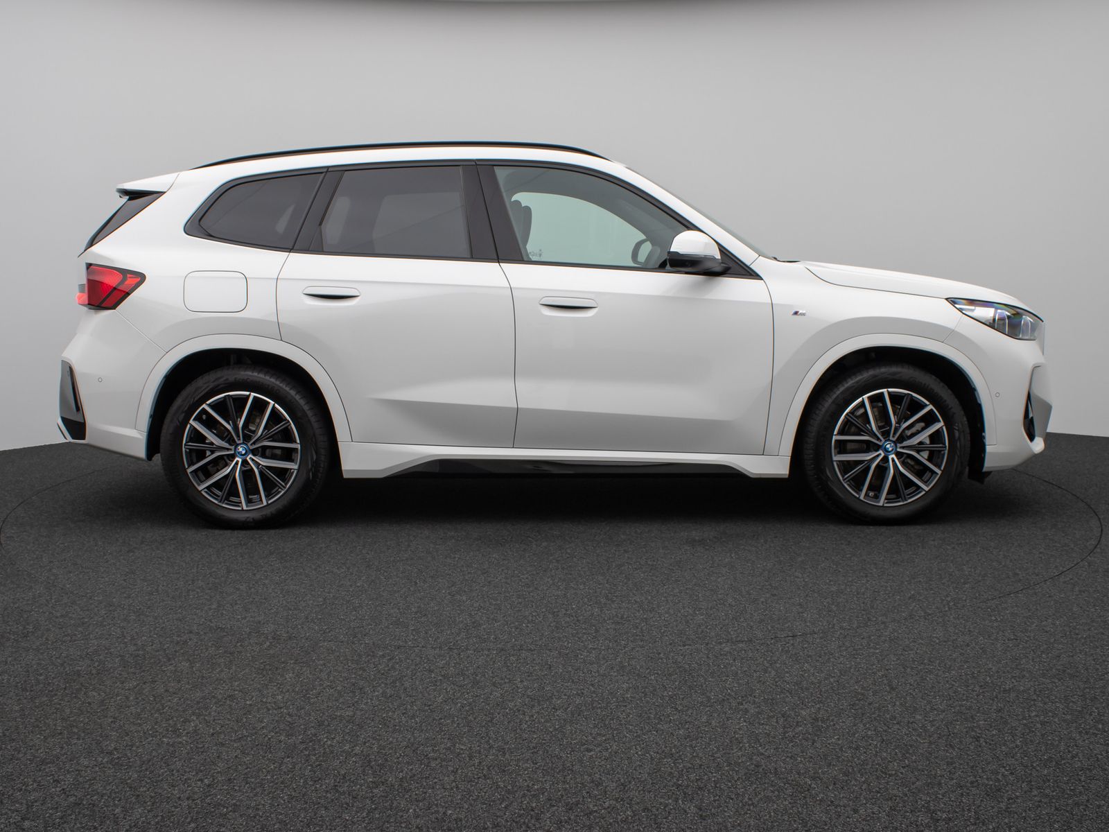 Fahrzeugabbildung BMW X1 xD30e M Sport Panorama 360°HUD DAB H/K AHK