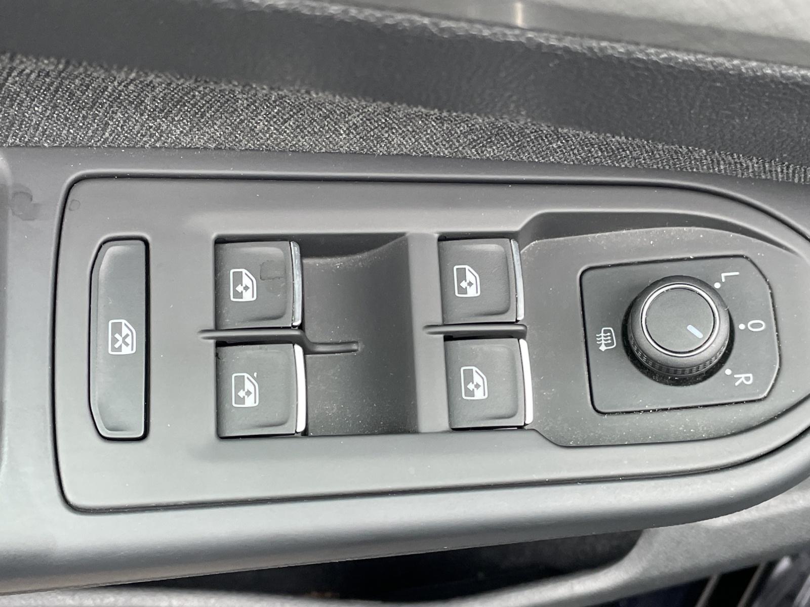 Volkswagen Golf Variant 2.0 TDI Life AHK Navi LED Kamera P, миниатюра 7