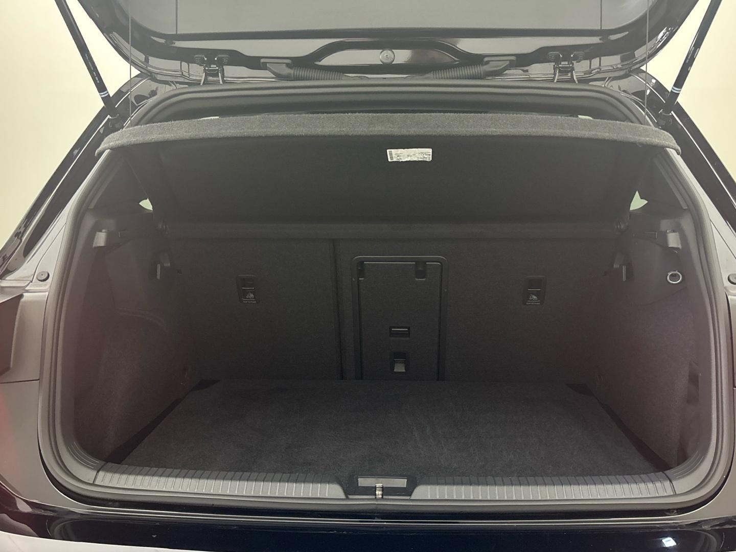 Volkswagen Golf VIII GTI Clubsport 2.0 TSI DSG Matrix Pano, миниатюра 13