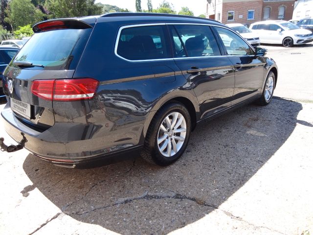 Fahrzeugabbildung Volkswagen Passat Variant Comfort/1.Hd/SitzH/AHK/59TKM/150P