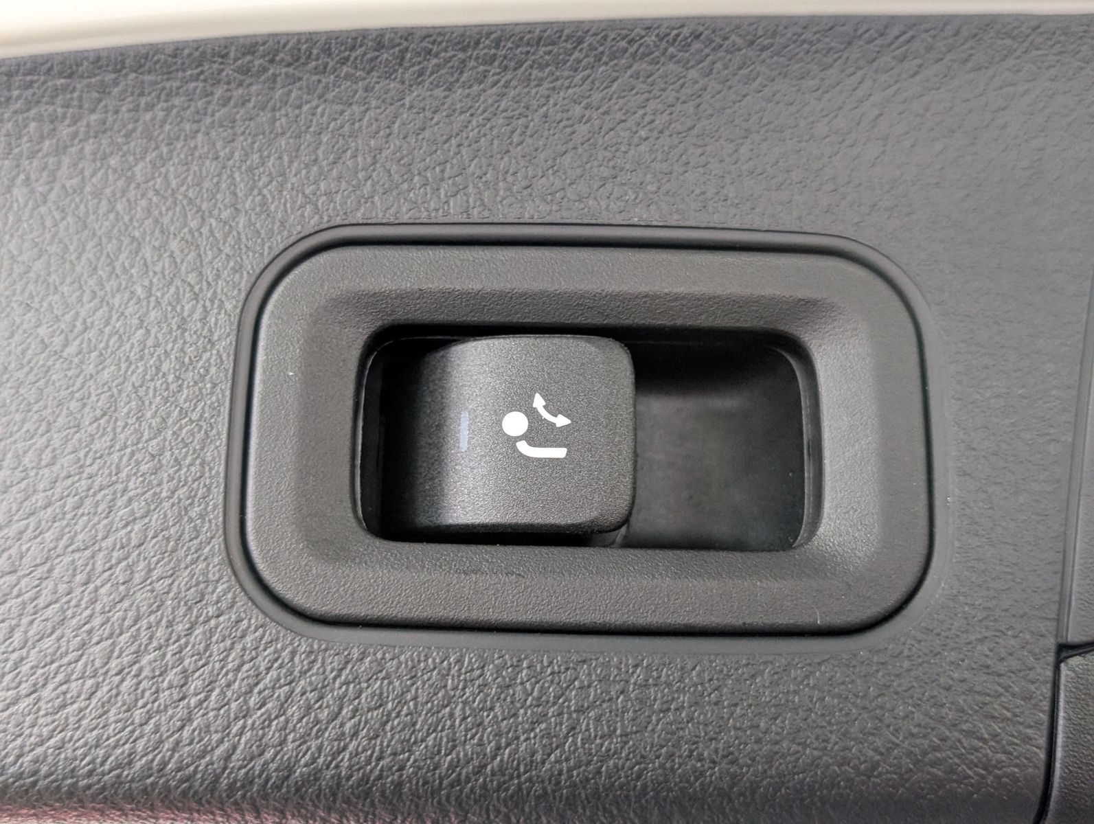 Fahrzeugabbildung Mercedes-Benz GLA 250 e LED LEDER AHK SHZ MFL VIRT KAM WinterP