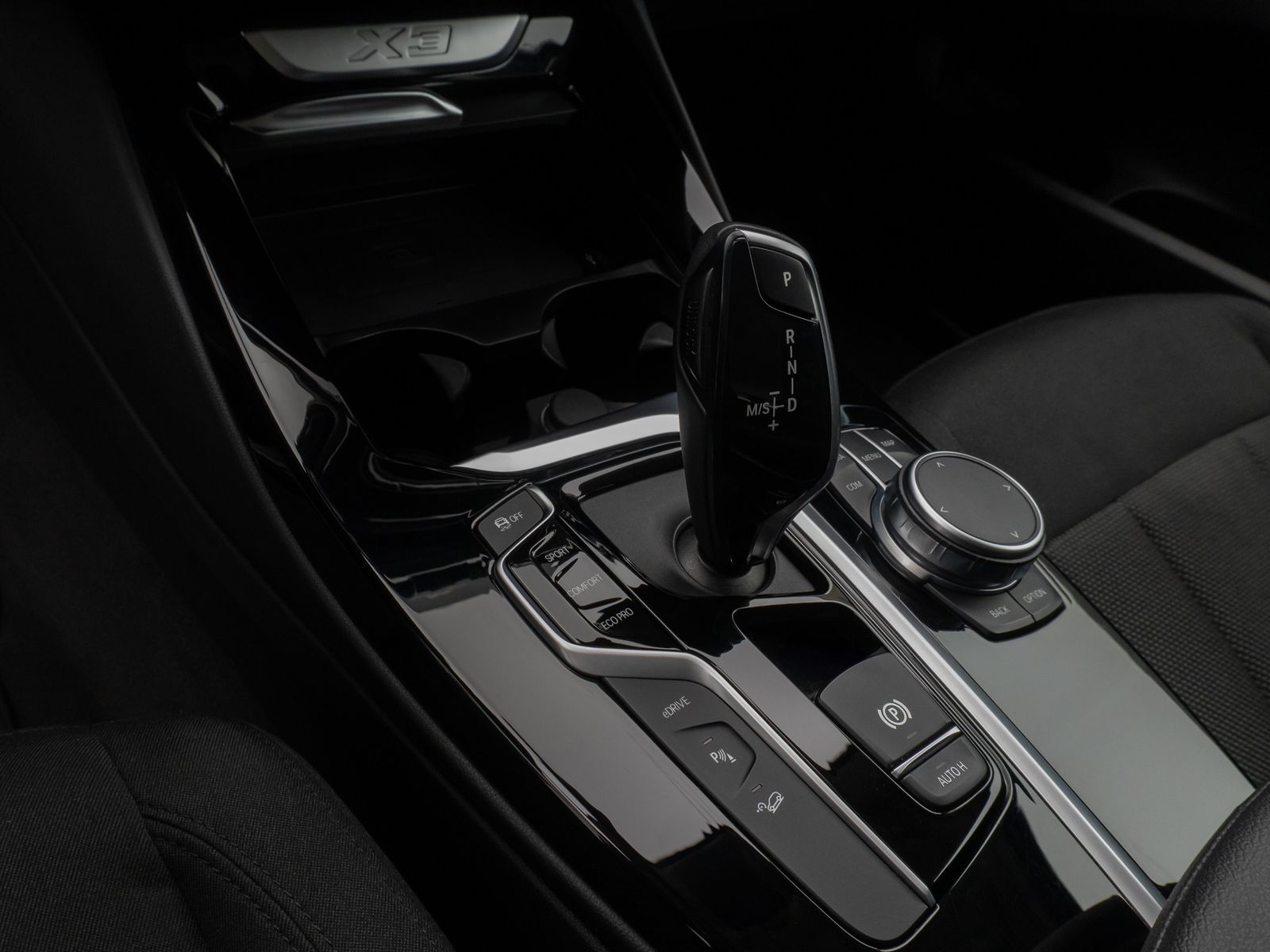 Fahrzeugabbildung BMW X3 xD30e Kamera DAB HiFi Lenkrhzg Komfort Alarm