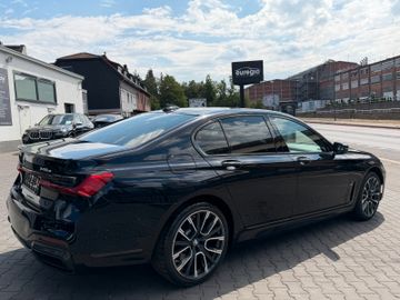 BMW 745 - 12