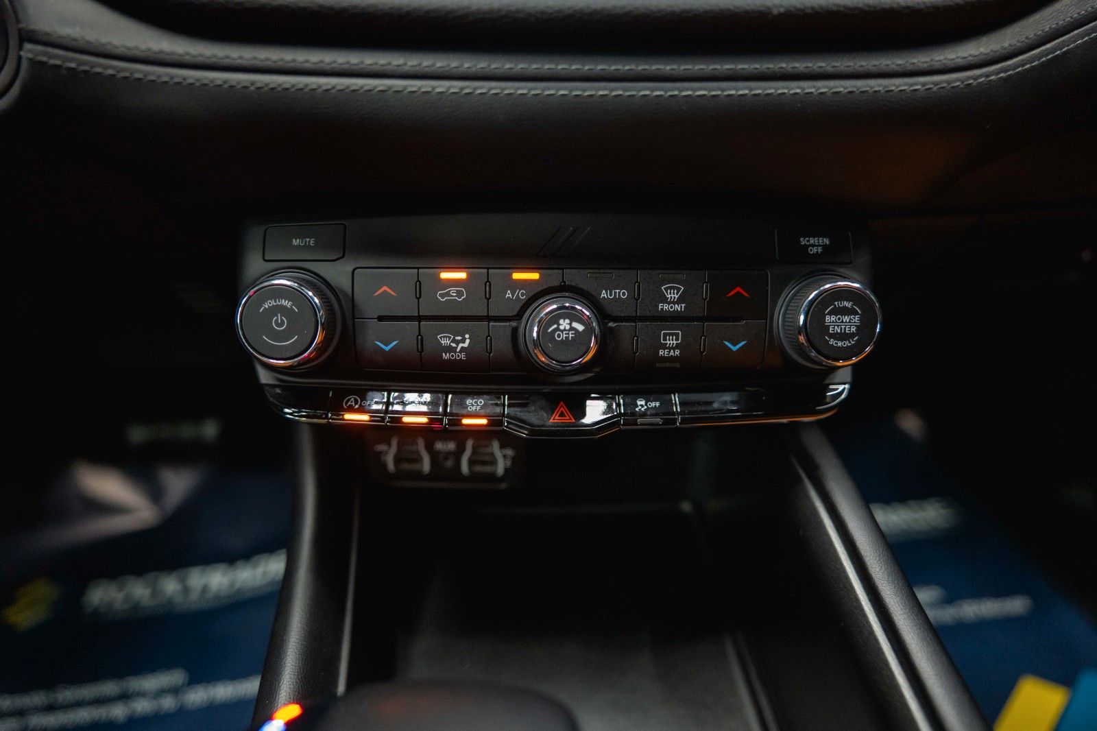 Fahrzeugabbildung Dodge Durango 3.6 V6 GT 4x4 SRT Night-Paket Modell 22