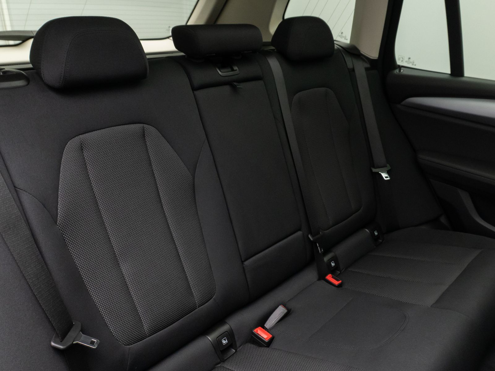 Fahrzeugabbildung BMW X3 xD20d Panorama Kamera DAB HiFi AHK Alarm 19"