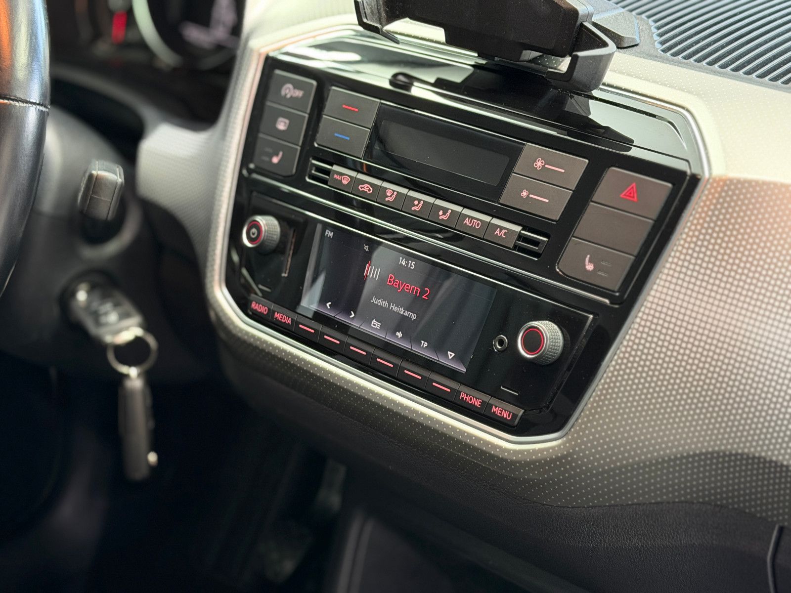 Fahrzeugabbildung Volkswagen up! high up! |KLIMA|PDC