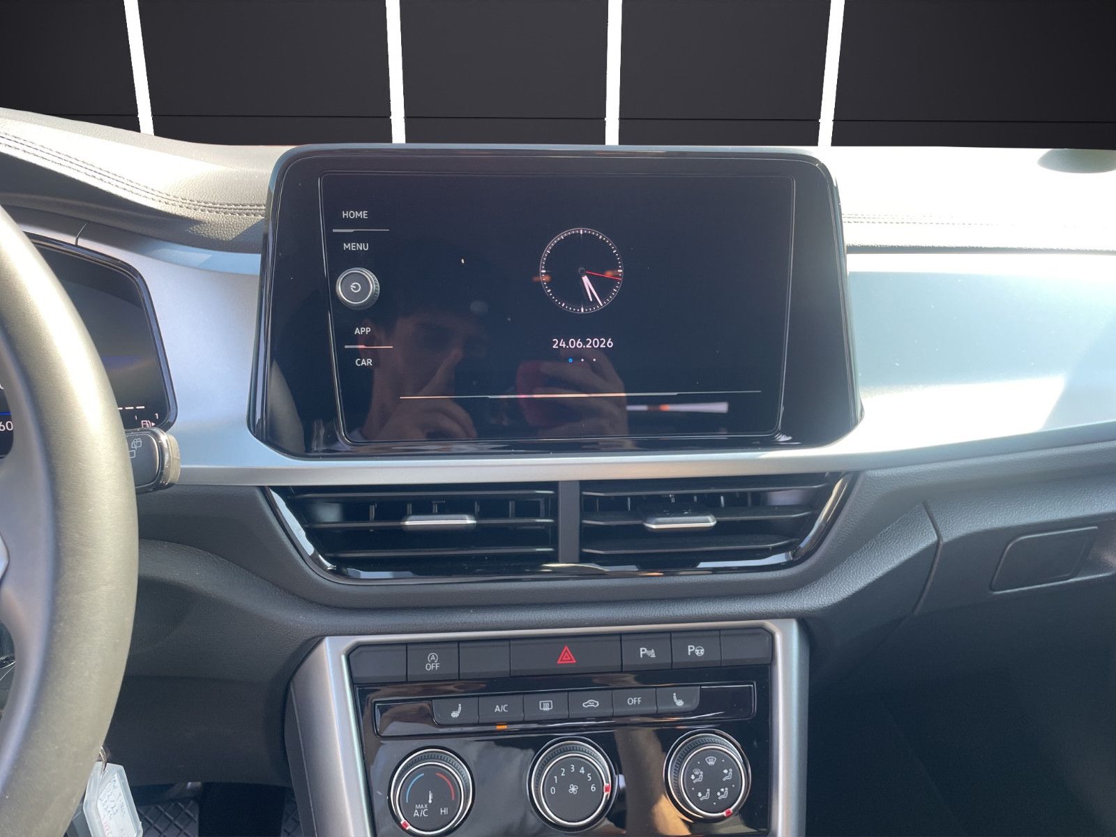Fahrzeugabbildung Volkswagen T-Roc Life *PDC*CarPlay*LED*SitzHZ*Klima*